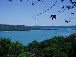 Glen Lake (Leelanau County, Michigan).jpg
