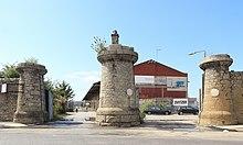 Bramley Moore Dock gates 1.jpg