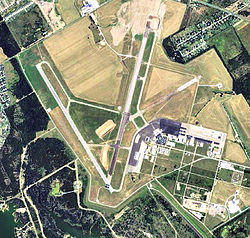 Waco Regional Airport TX 2006 USGS.jpg