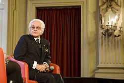Roberto Capucci.jpg