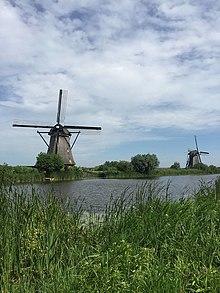 Windmills in Kinderdijk.jpg