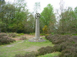 Celtic cross on Gibbet Hill.JPG