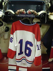 HHOF July 2010 Canadiens locker 08 (H. Richard).JPG