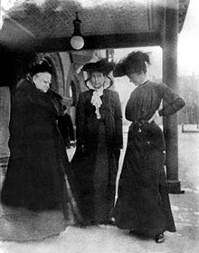 File-Susan Blow (Columbia) and Elizabeth Harrison (National-Louis) Kindergarten.jpg