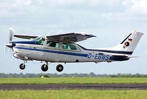 Cessna.210.centurion.d-ebws.arp.jpg