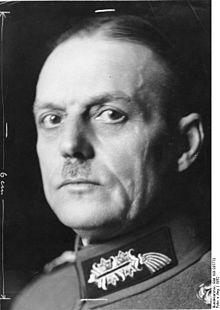 Bundesarchiv Bild 183-S37772, Gerd v. Rundstedt.jpg