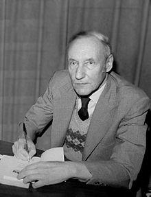 William S. Burroughs at the Gotham Book Mart.jpg