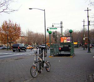 Kingston Av IRT SW stair jeh.jpg