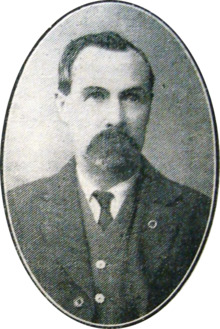 Domhnall Ua Buachalla circa 1916.png