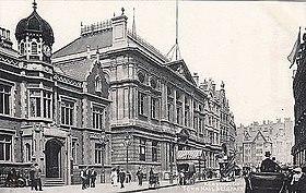 Kensington Town Hall and Library, London.jpg