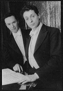 Arthur Gold and Robert Fizdale, 1952.jpg