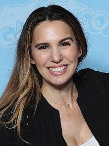 Christy Carlson Romano Photo Op GalaxyCon Raleigh 2019.jpg