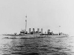 USS Overton (DD-239) underway at sea, circa in May-June 1920 (NH 42925).jpg