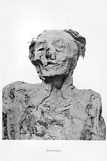 Mummy Ahmose-Henuttamehu Smith.JPG