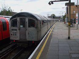 1962 stock Sandite train at Leytonstone.JPG