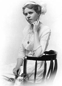 High school graduation photo of Lois Lenski.jpg