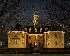 Colonial Williamsburg at Night (25412267772).jpg