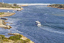 Lakes entrance - the entrance.jpg