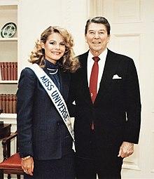 Lorraine Downes and Ronald Reagan (cropped).jpg