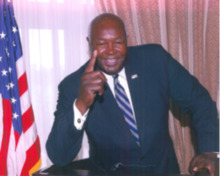 Mayor James Garner Official Portrait.png