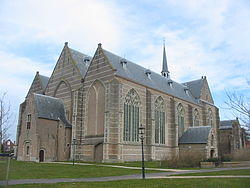 The Church of Brouwershaven looks relatively large for the nowadays small town