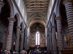 Interno duomo Orvieto.jpg