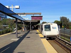 Eastbound train at Lafayette station, April 2018.JPG