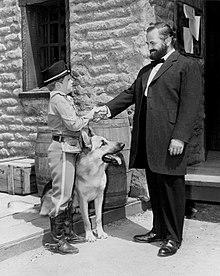 Paul Birch Lee Aaker Rin Tin Tin 1956.jpg