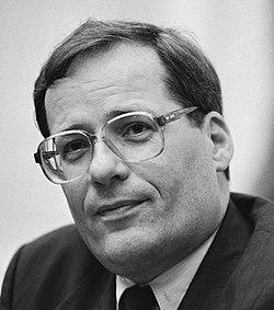Tweede Kamervoorzitter Wim Deetman, Bestanddeelnr 934-5029 (cropped).jpg