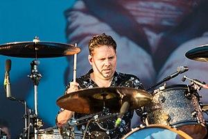 Quinn performing with Snow Patrol at Rock am Ring 2018