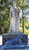 Le Quesnoy - statue.JPG
