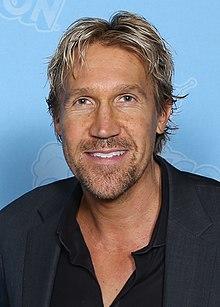 David A.R. White Photo Op GalaxyCon Richmond 2019.jpg
