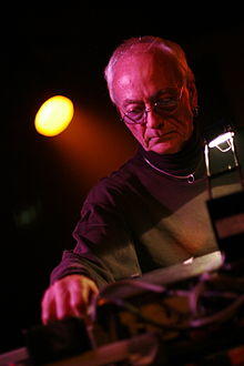 Simeon Coxe of Silver Apples performing in Barcelona in 2008