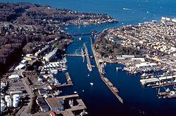 Lake Washington ship canal, Hiram M. Chittenden Locks, 1995.jpg
