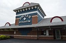 Dwyer Stadium (43752276291).jpg