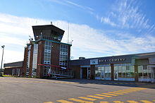 Aéroport de Baie-Comeau (CYBC) (5956634000) (2).jpg