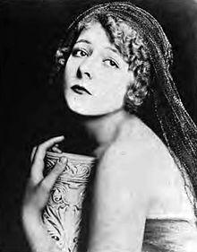 Pauline Curley Who's Who on the Screen.jpg