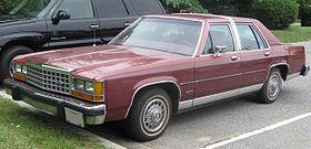 Ford LTD Crown Victoria sedan 1.jpg
