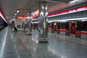 Praha, Kobylisy, stanice metra Ládví III.JPG