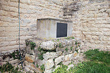 Tombstone for 247 persons. - geograph.org.uk - 904452.jpg