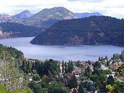 View of the city's coast facing the Lácar Lake