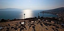 Panoramic view of Saranda from Lëkurësi Castle.jpg