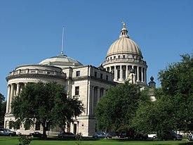 Mississippi State Capitol, Jackson, Mississippi (3931971195).jpg