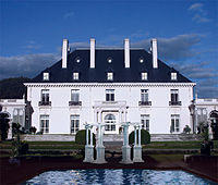 Vernon Court, West Facade, Newport RI.jpg