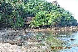 Cottage at Magpupungko - panoramio.jpg