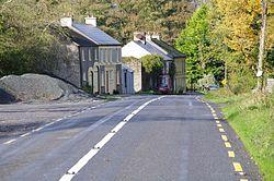 The R512 road passes through Rockmills