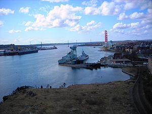 3 Oberon Subs Halifax Harbour Dartmouth 2010 April 21.JPG