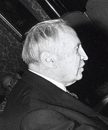 JH van Vleck 1974.jpg