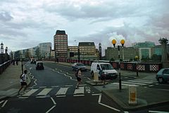 Lambeth Bridge, SW1 - geograph.org.uk - 911013.jpg