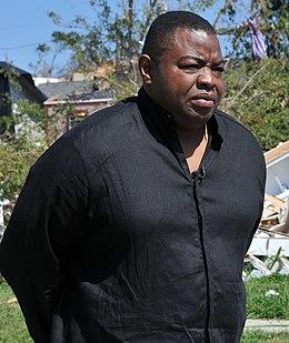 Former NFL Player Gary Burley makes a PSA for FEMA (cropped).jpg
